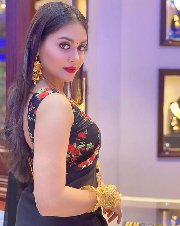 Call Girl In Vasant Kunj With Cash On Delievry