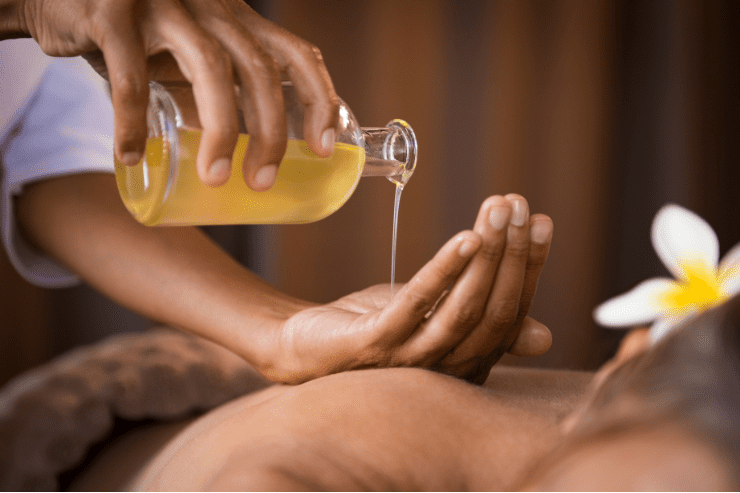 Spa gallery in Delhi Oil massage