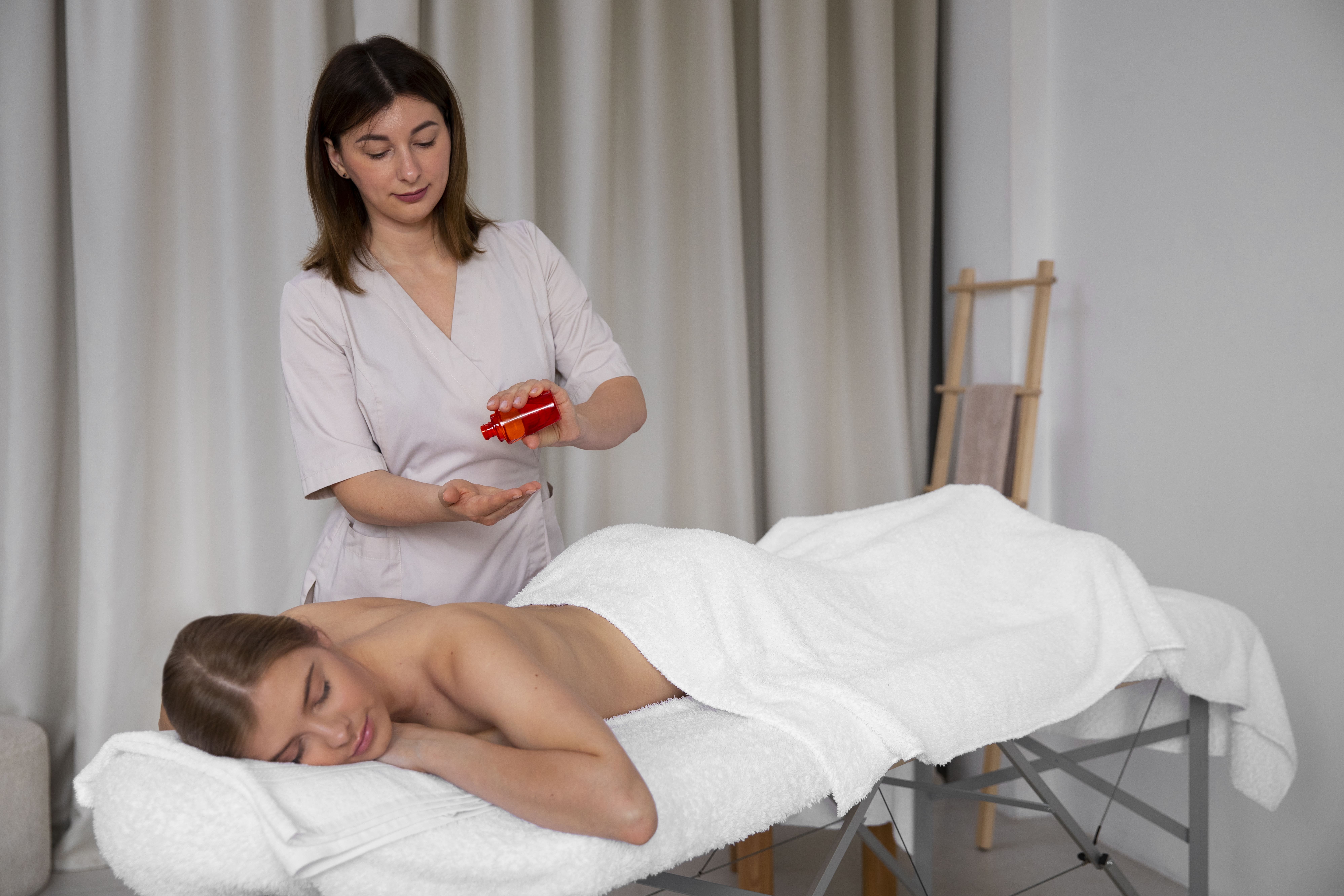 full body oil massage in laxmi nagar delhi