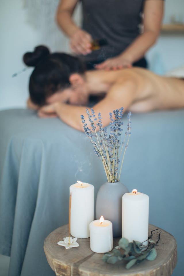 Swedish massage in Connaught Place spa – relaxing therapy for stress relief and calmness