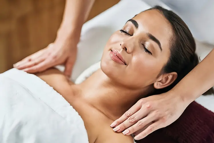 Deep tisshu masage luxury spa in laxmi nagar