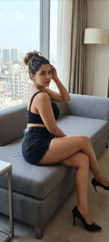 Natasha, sophisticated VIP Indian social companion and call girl in Delhi